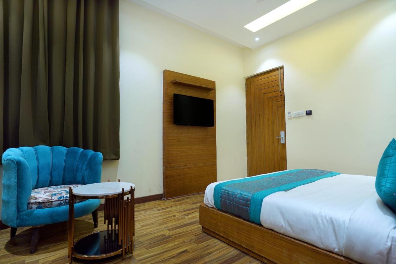 Hotel Aura Grand By Levelup Hotels 암리차르 외부 사진