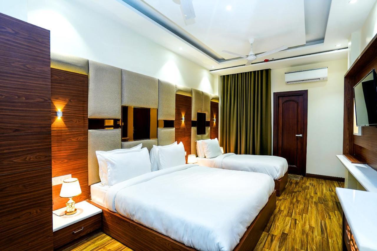 Hotel Aura Grand By Levelup Hotels 암리차르 외부 사진