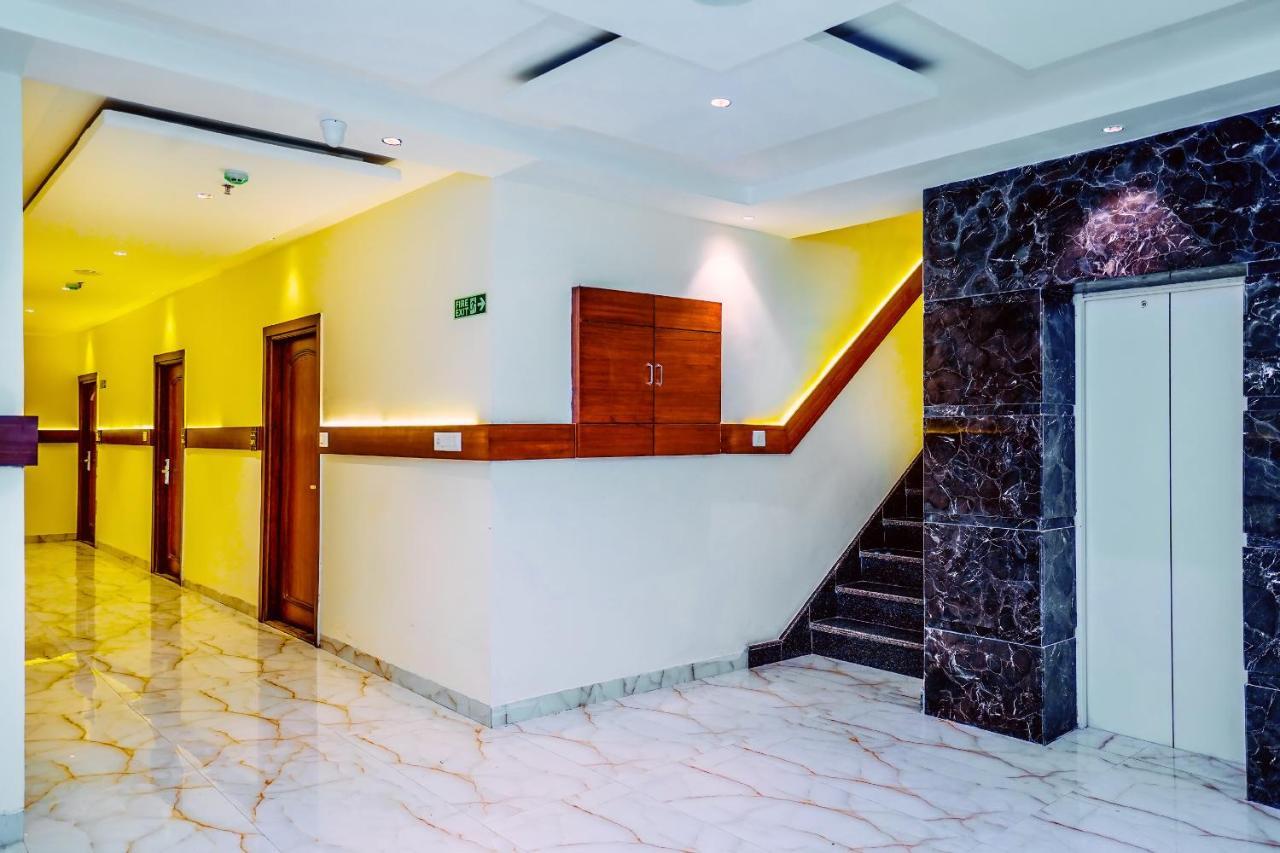 Hotel Aura Grand By Levelup Hotels 암리차르 외부 사진