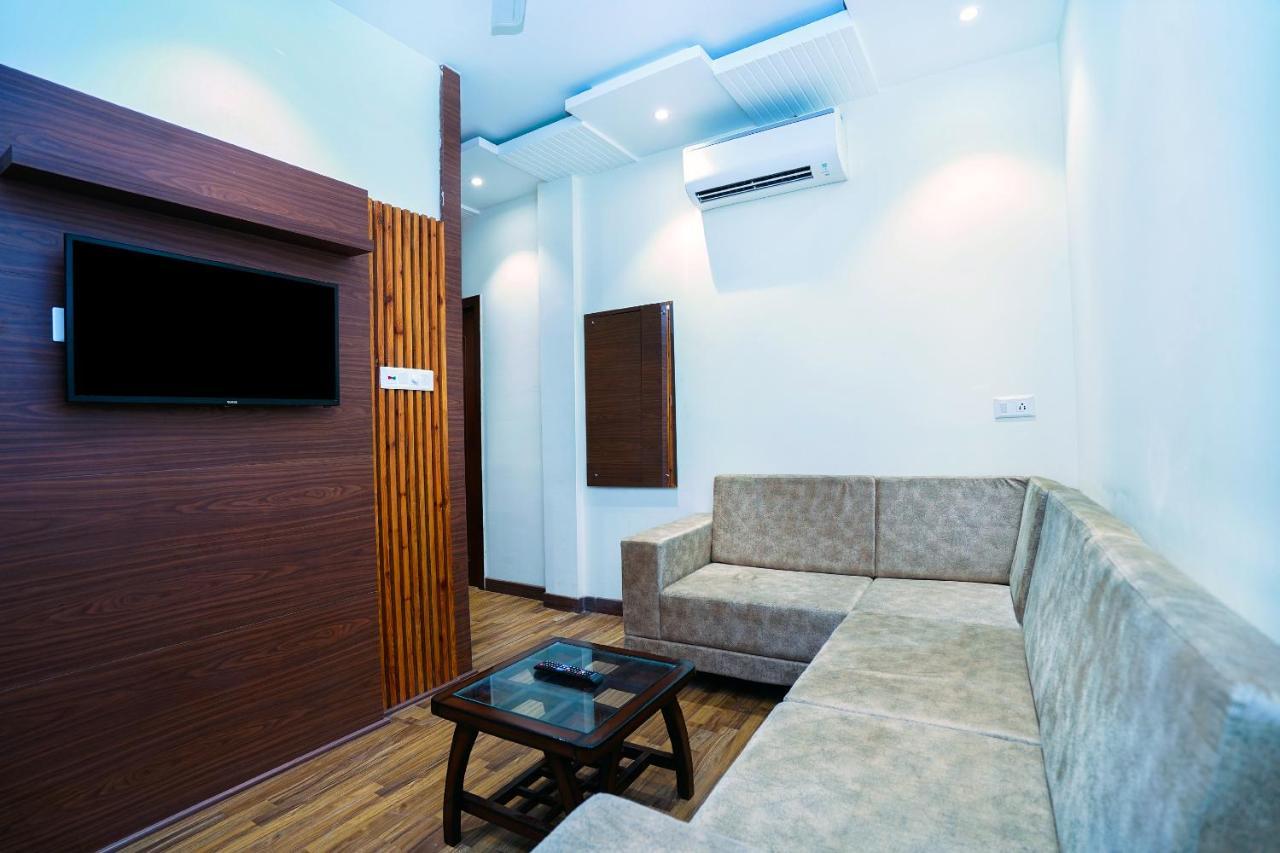 Hotel Aura Grand By Levelup Hotels 암리차르 외부 사진