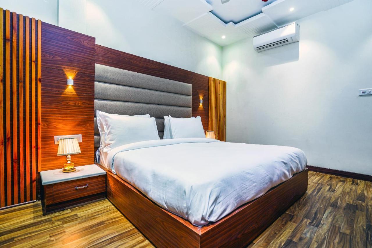 Hotel Aura Grand By Levelup Hotels 암리차르 외부 사진