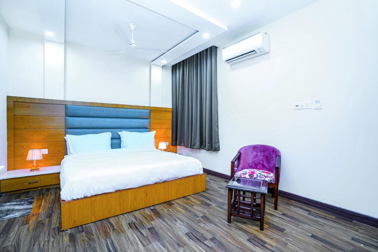 Hotel Aura Grand By Levelup Hotels 암리차르 외부 사진