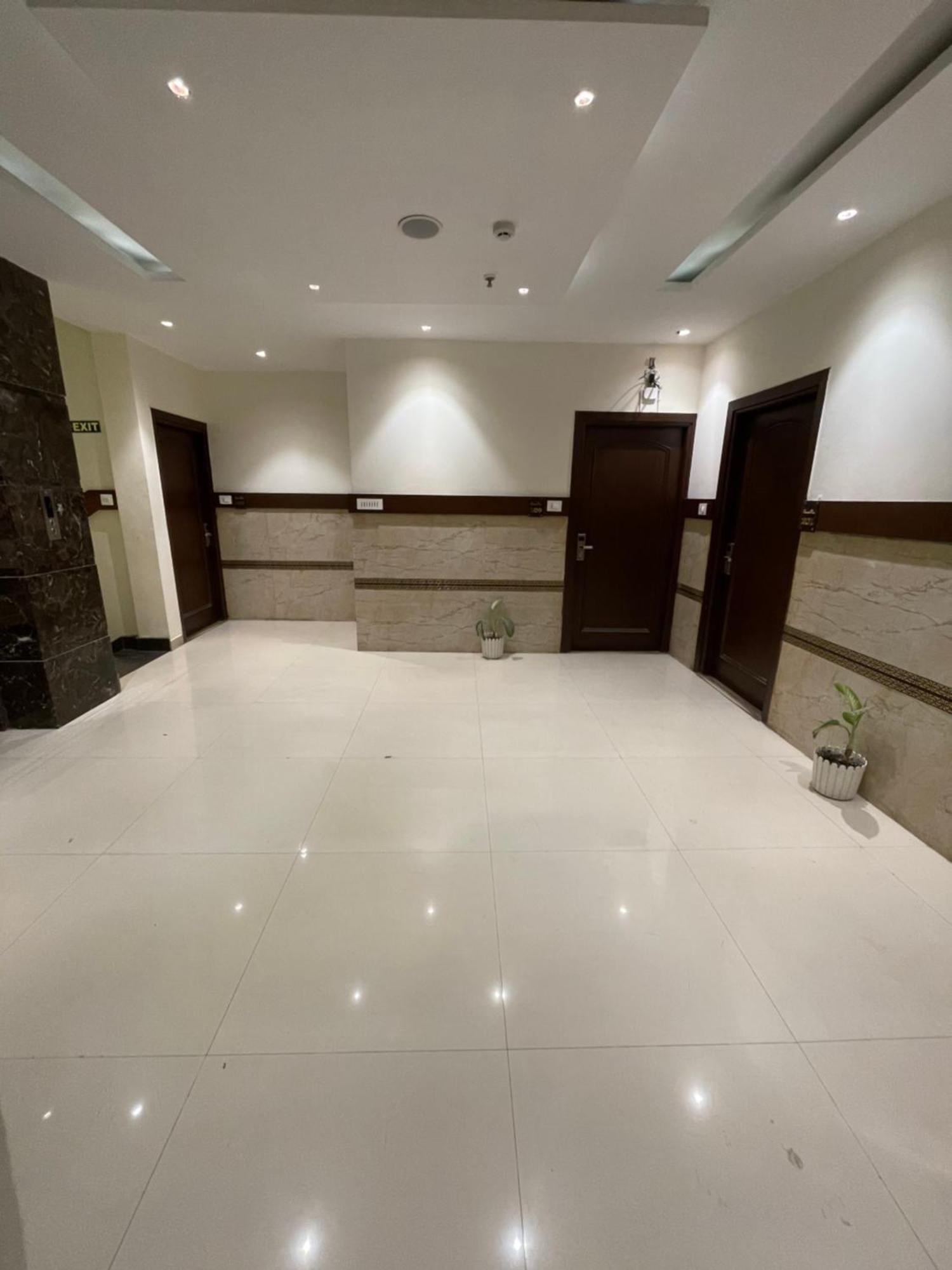 Hotel Aura Grand By Levelup Hotels 암리차르 외부 사진